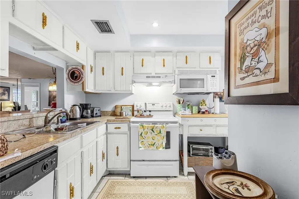 5579 Rattlesnake Hammock Road Naples FL 34113