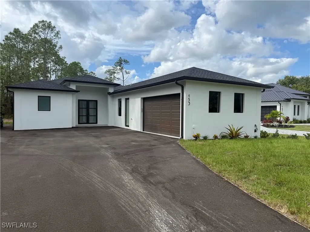 Naples FL, 153 Everglades Boulevard N