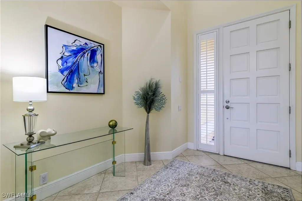 66 Fountain Circle Naples FL 34119