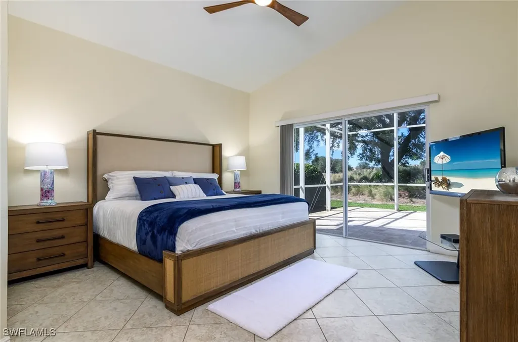 66 Fountain Circle Naples FL 34119