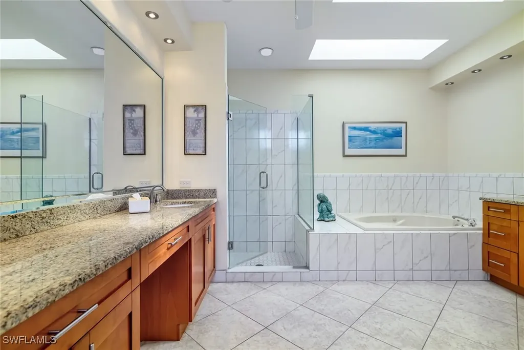 66 Fountain Circle Naples FL 34119