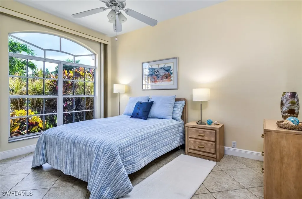 66 Fountain Circle Naples FL 34119