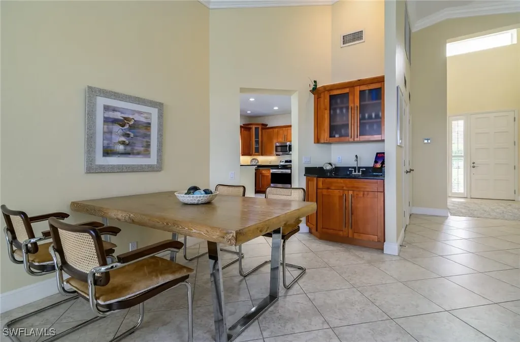 66 Fountain Circle Naples FL 34119