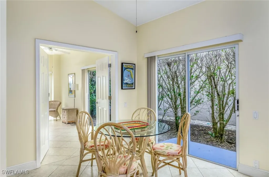 66 Fountain Circle Naples FL 34119