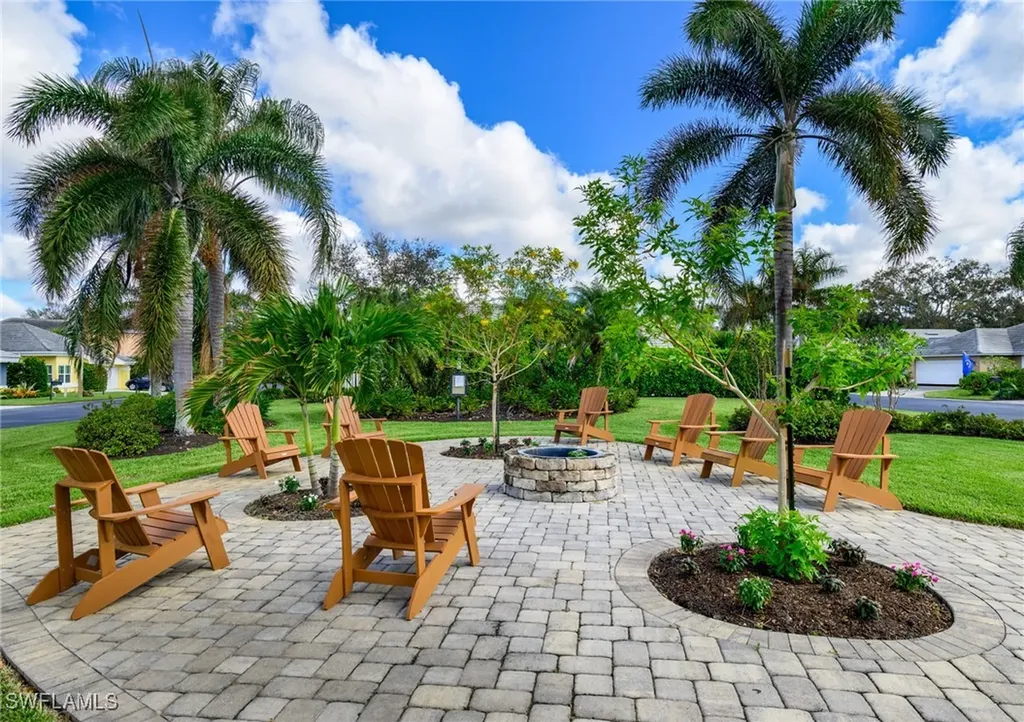 66 Fountain Circle Naples FL 34119