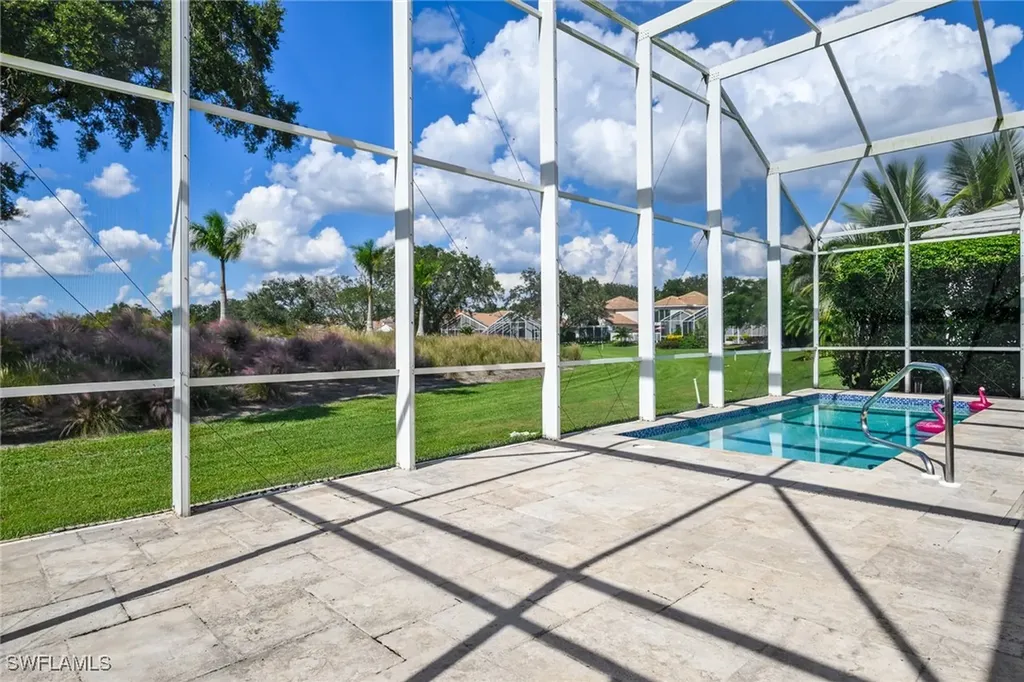 66 Fountain Circle Naples FL 34119