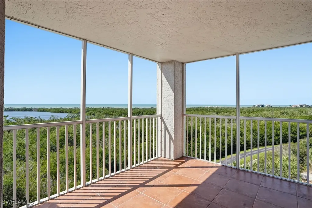 6849 Grenadier Boulevard Naples FL 34108