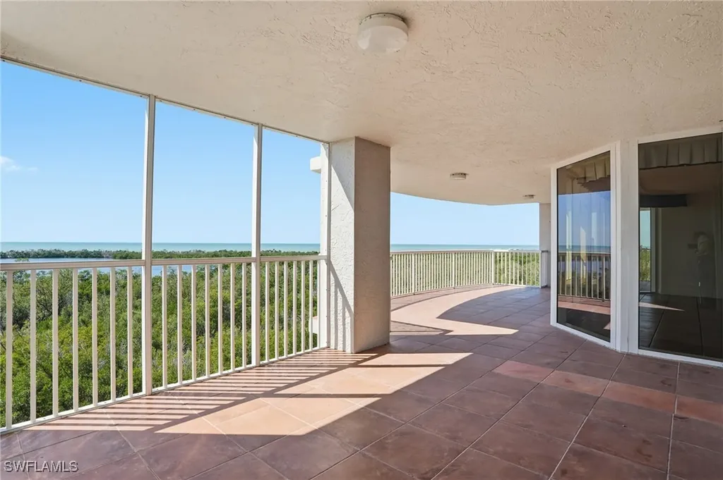 6849 Grenadier Boulevard Naples FL 34108