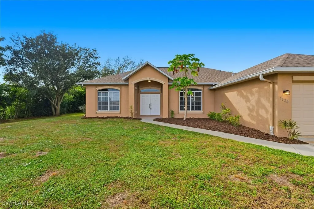 1622 NE 8th Place Cape Coral FL 33909