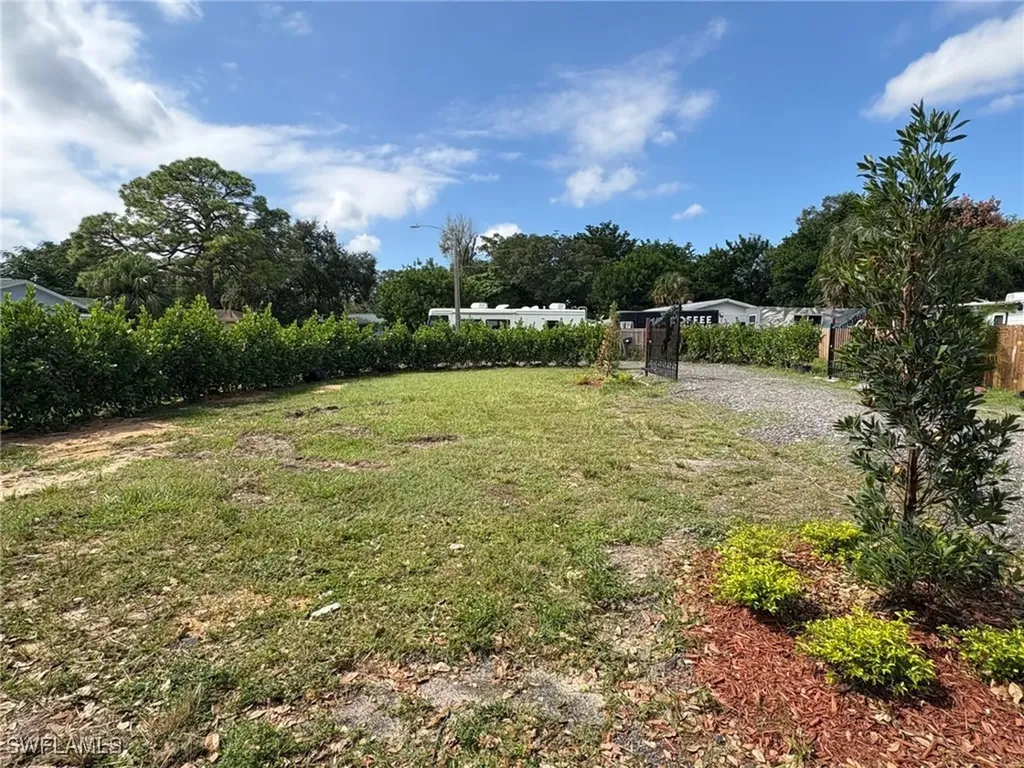 418 Cactus Circle Lehigh Acres FL 33936