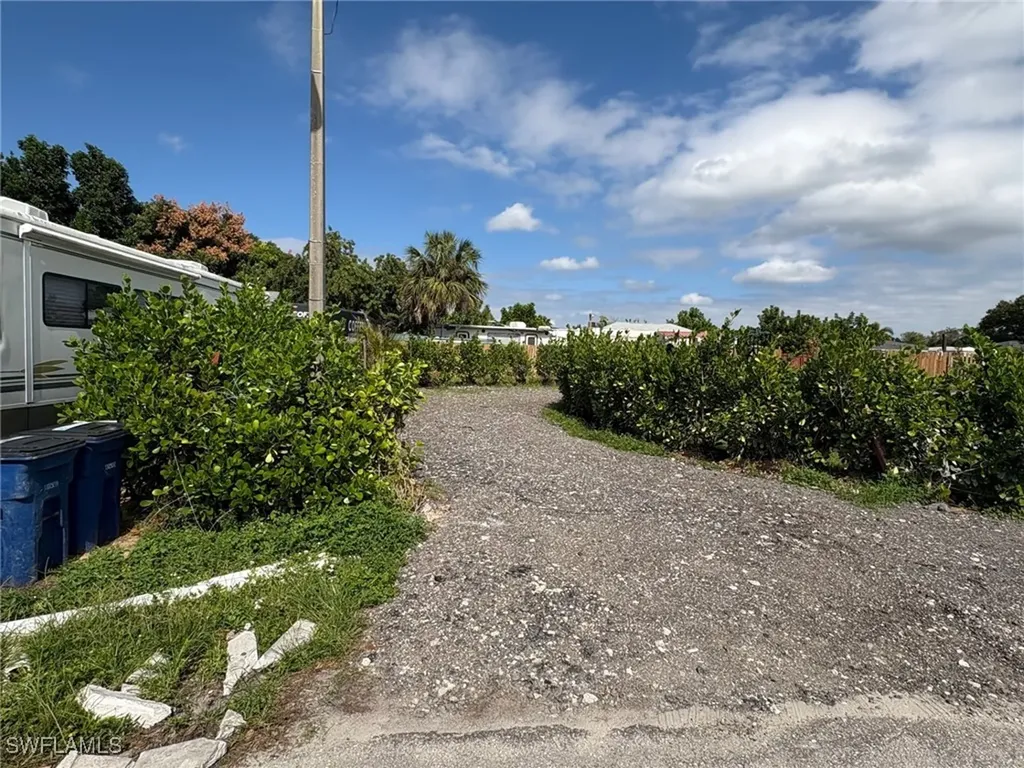 418 Cactus Circle Lehigh Acres FL 33936