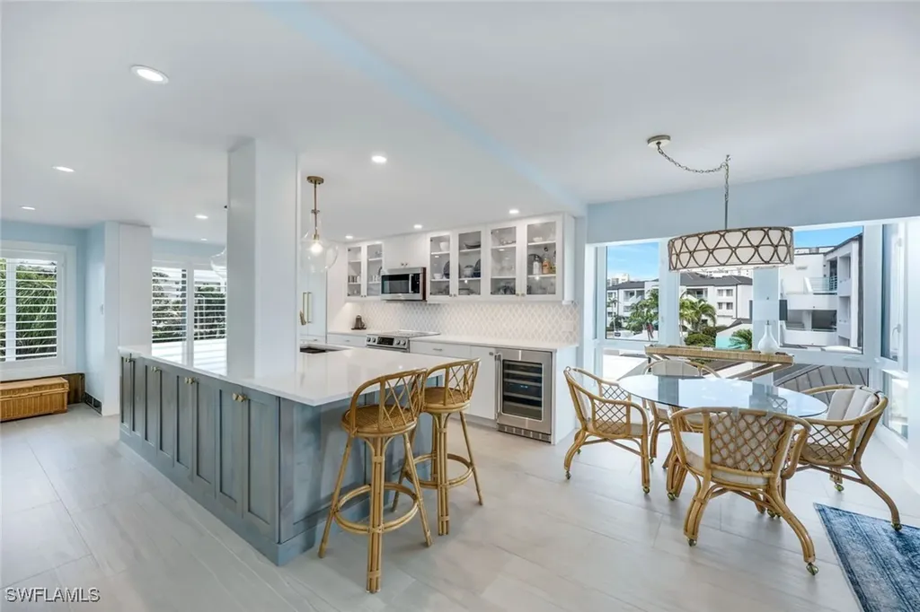 305 Park Shore Drive Naples FL 34103