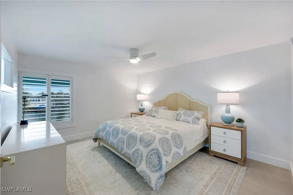 305 Park Shore Drive Naples FL 34103