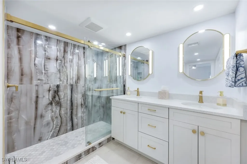 305 Park Shore Drive Naples FL 34103