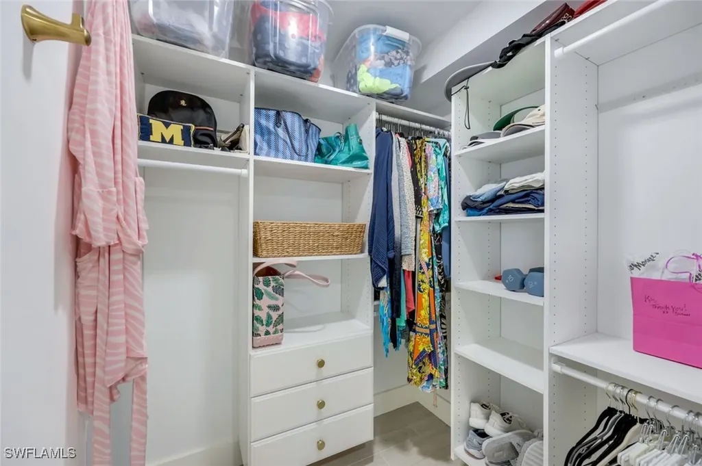 305 Park Shore Drive Naples FL 34103