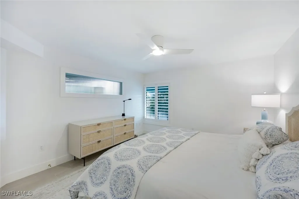 305 Park Shore Drive Naples FL 34103