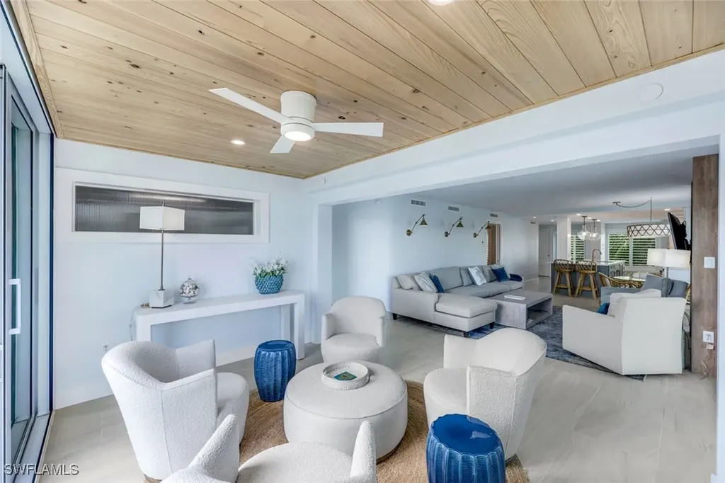 305 Park Shore Drive Naples FL 34103