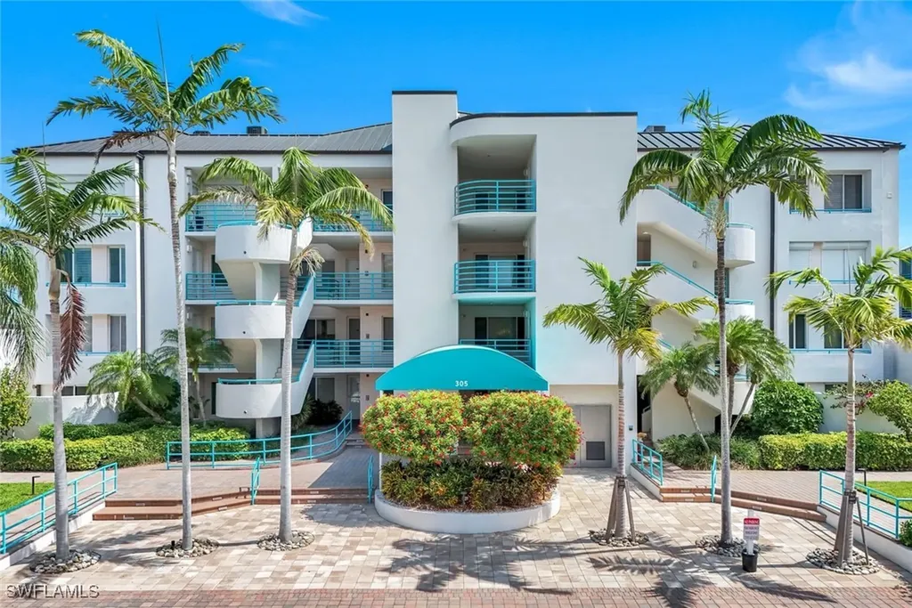 305 Park Shore Drive Naples FL 34103