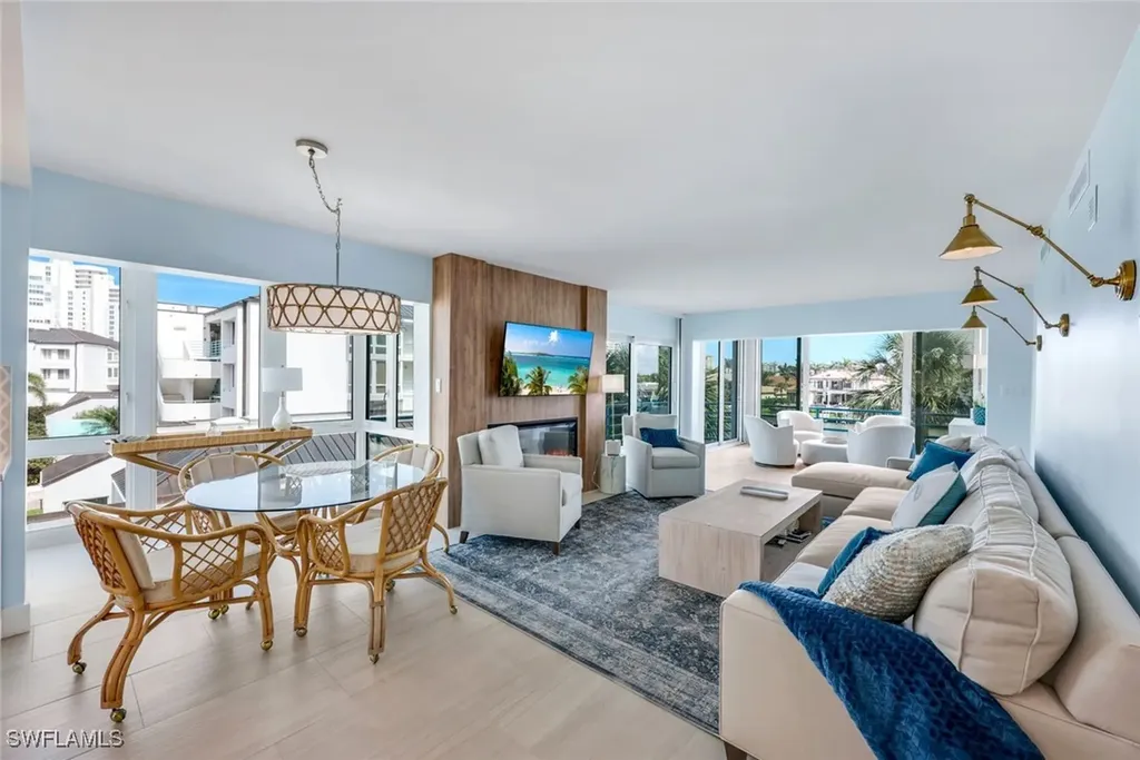305 Park Shore Drive Naples FL 34103