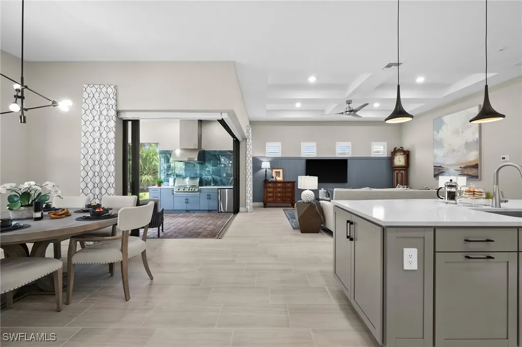 9284 Cormorant Drive Naples FL 34120