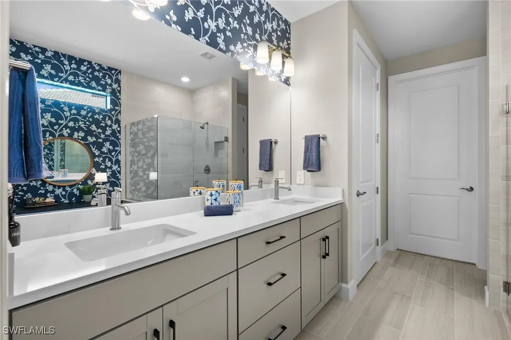 9284 Cormorant Drive Naples FL 34120