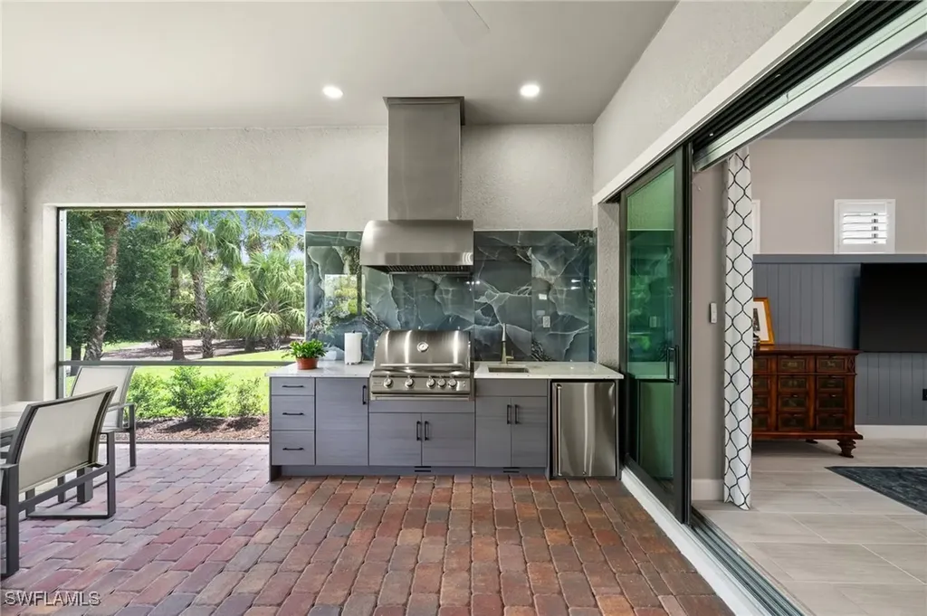 9284 Cormorant Drive Naples FL 34120