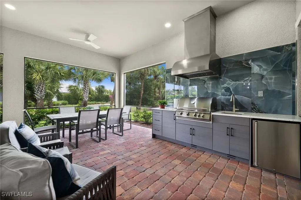 9284 Cormorant Drive Naples FL 34120