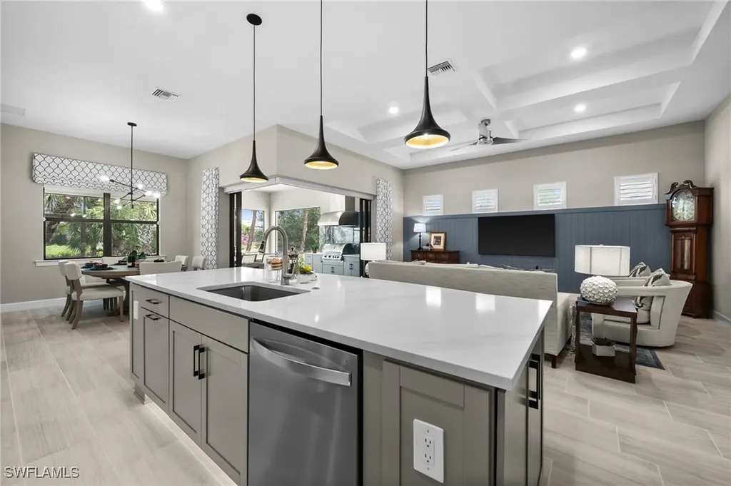 9284 Cormorant Drive Naples FL 34120