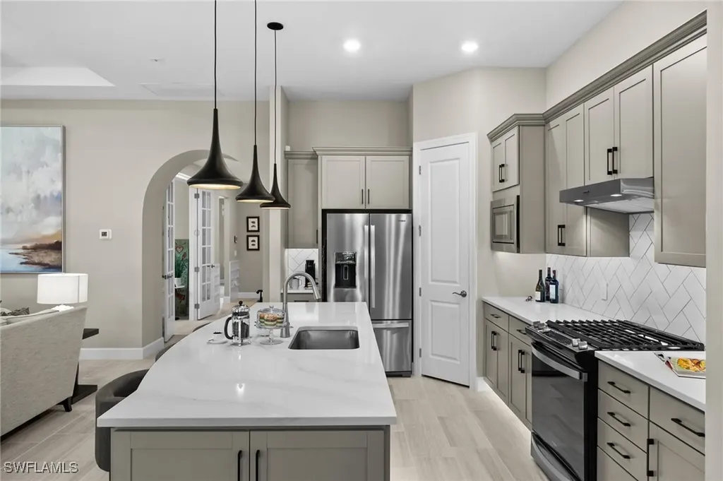 9284 Cormorant Drive Naples FL 34120