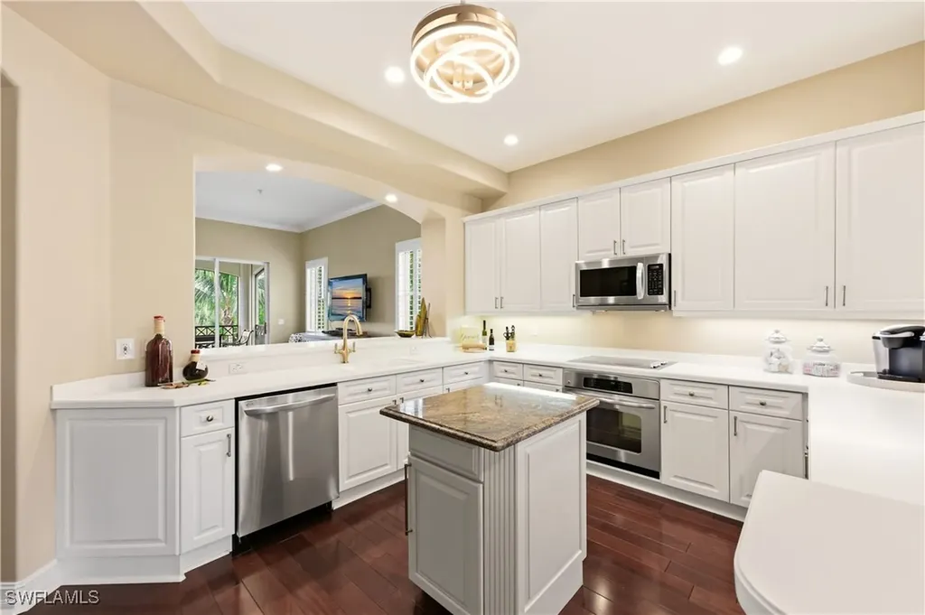 2605 Estrella Court Naples FL 34109