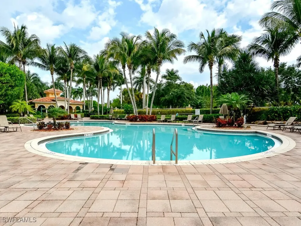 2605 Estrella Court Naples FL 34109