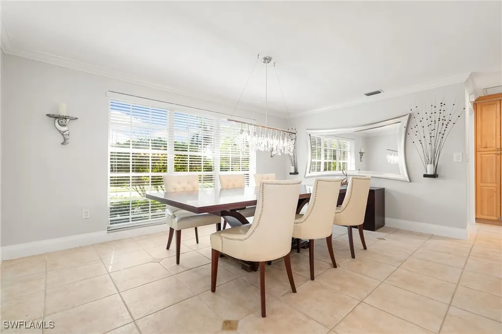 503 Neapolitan Way Naples FL 34103