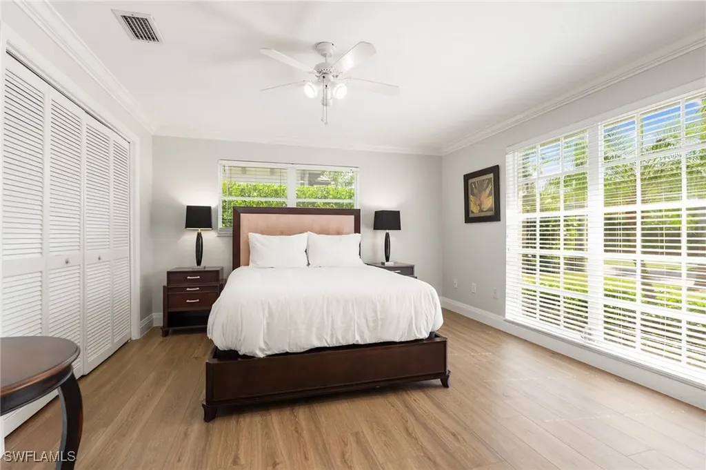 503 Neapolitan Way Naples FL 34103