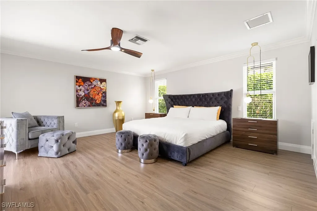 503 Neapolitan Way Naples FL 34103