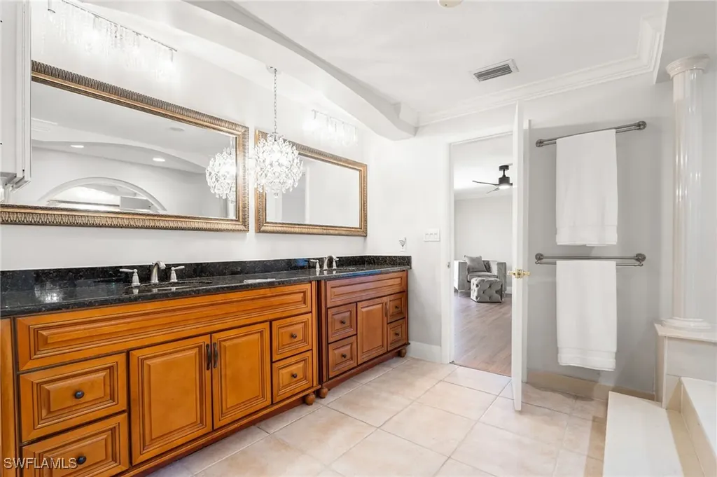 503 Neapolitan Way Naples FL 34103