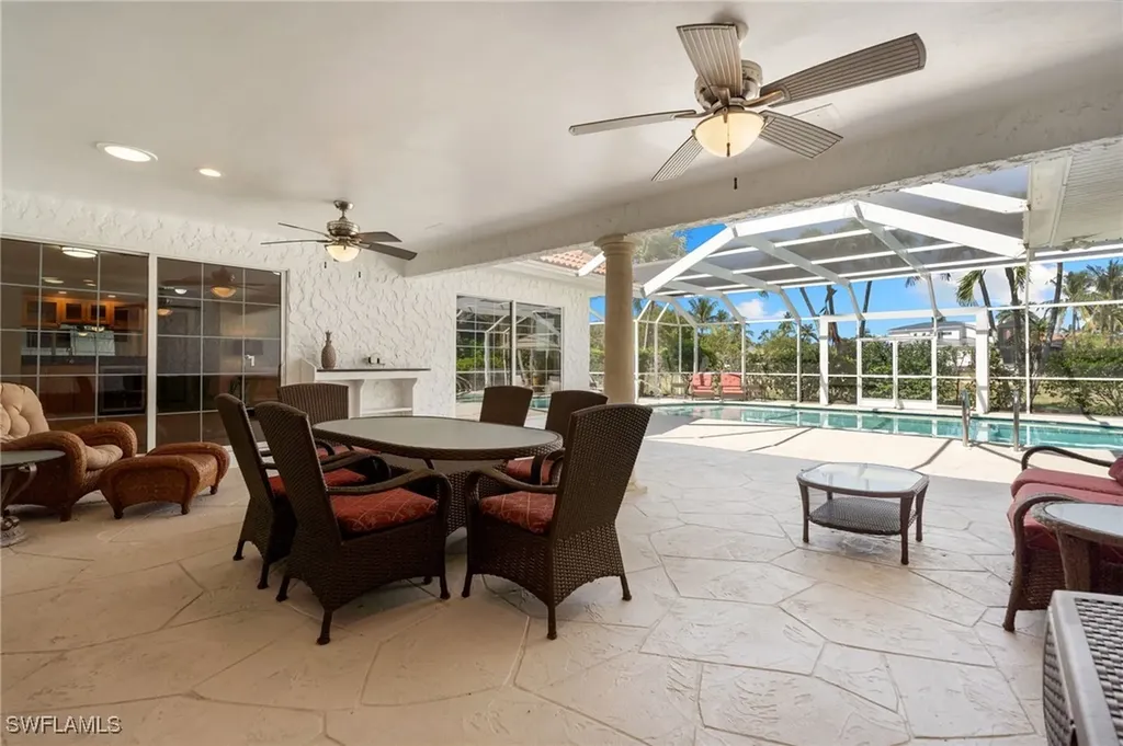 503 Neapolitan Way Naples FL 34103