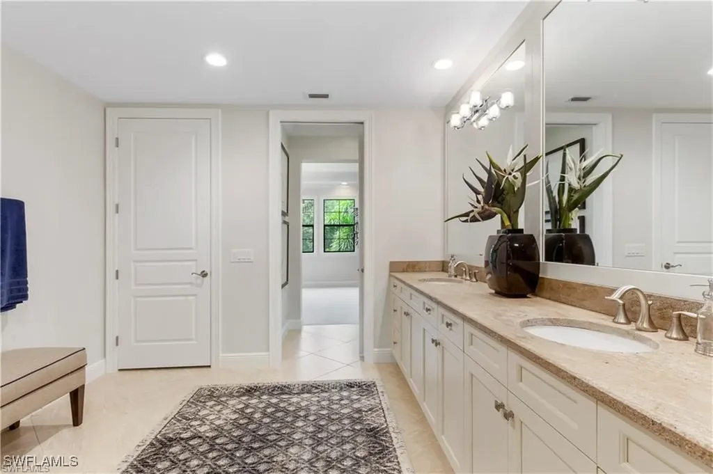 16382 Viansa Way Naples FL 34110