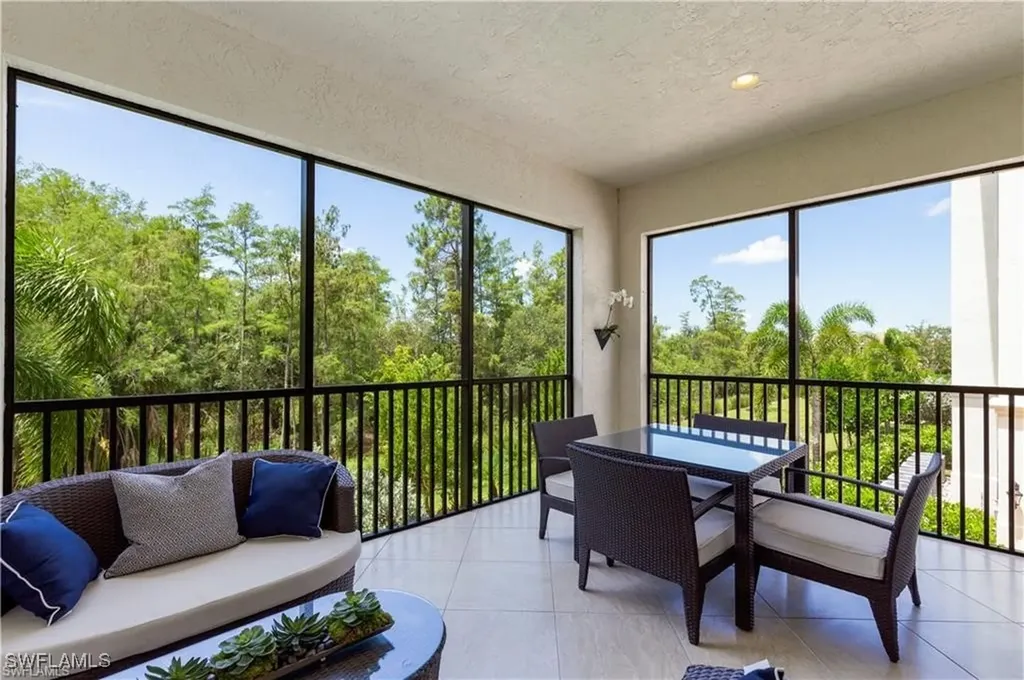 16382 Viansa Way Naples FL 34110