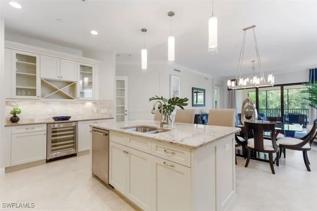 16382 Viansa Way Naples FL 34110