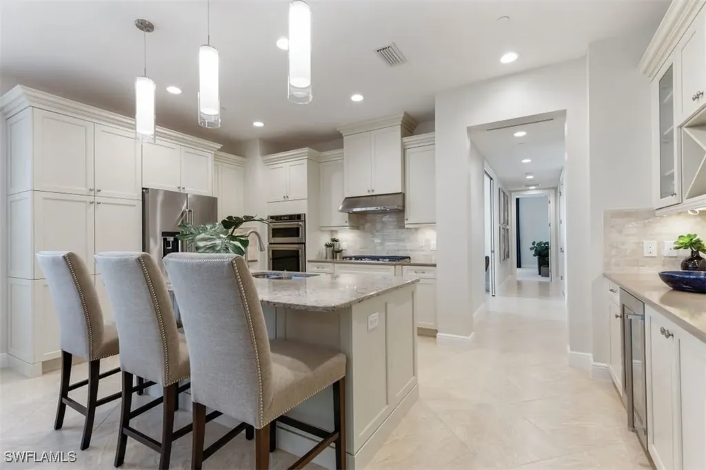 16382 Viansa Way Naples FL 34110