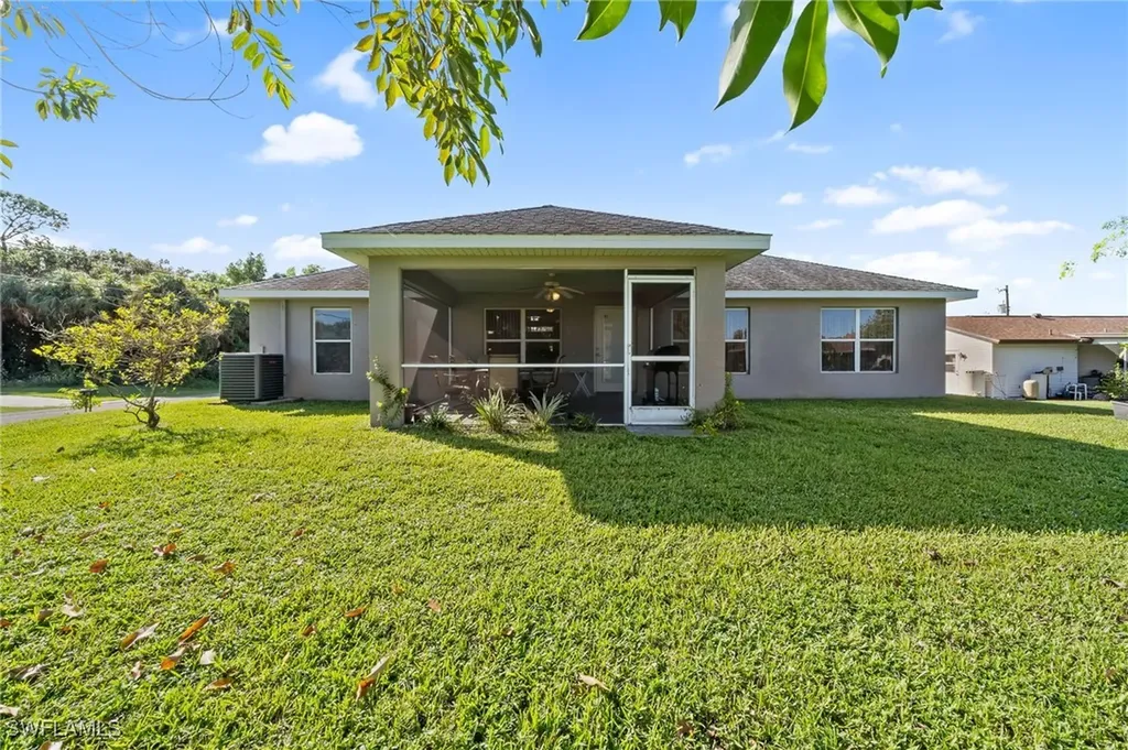 2409 Edgewater Way Lehigh Acres FL 33936