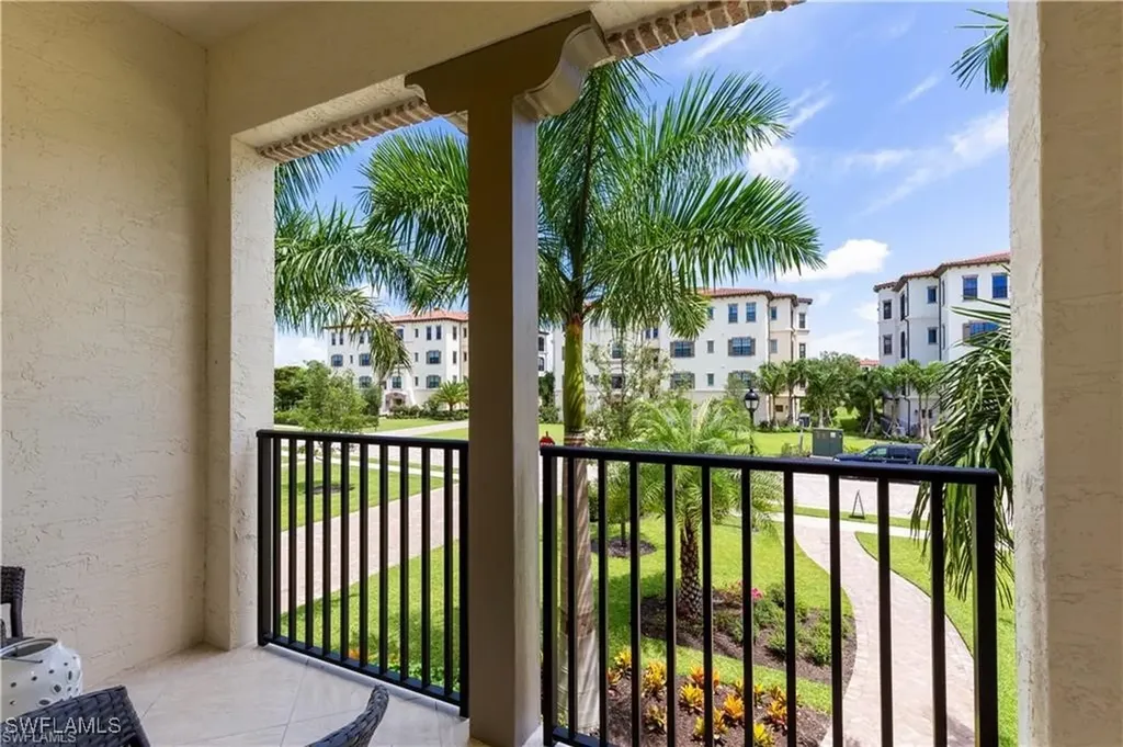 16382 Viansa Way Naples FL 34110