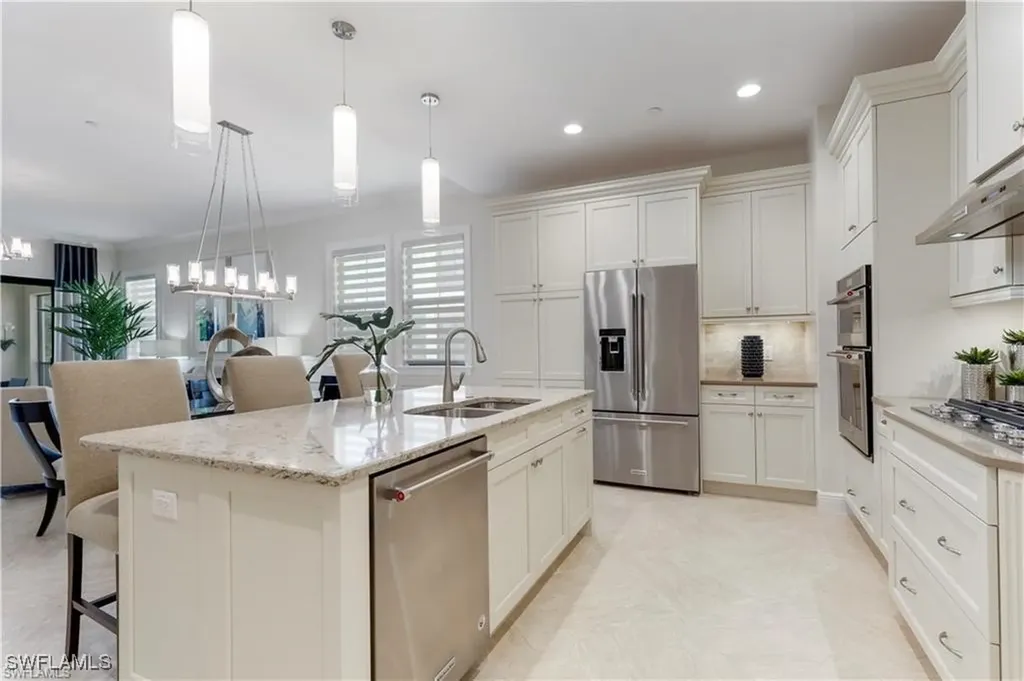 16382 Viansa Way Naples FL 34110