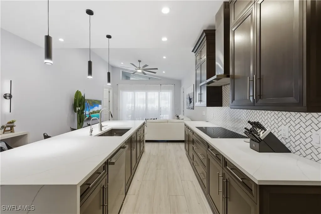 711 91st Avenue N Naples FL 34108