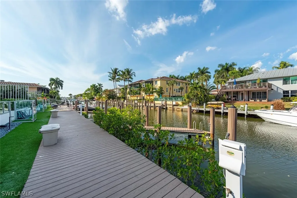 1559 Chesapeake Avenue Naples FL 34102