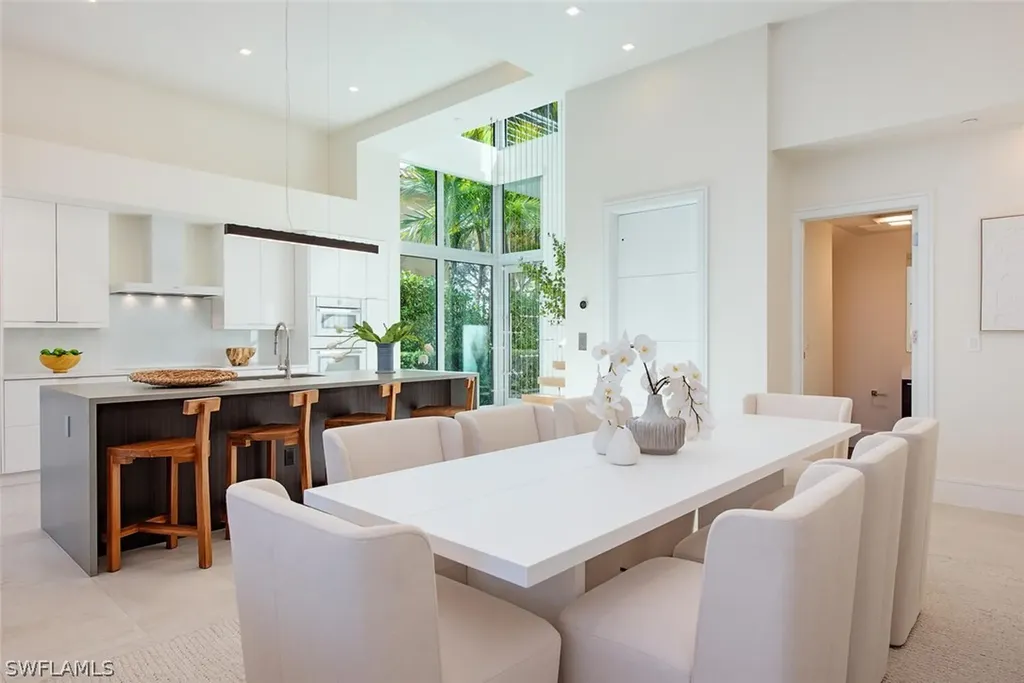 1559 Chesapeake Avenue Naples FL 34102