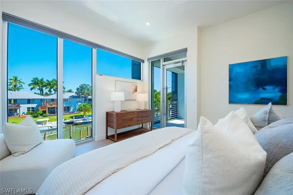 1559 Chesapeake Avenue Naples FL 34102