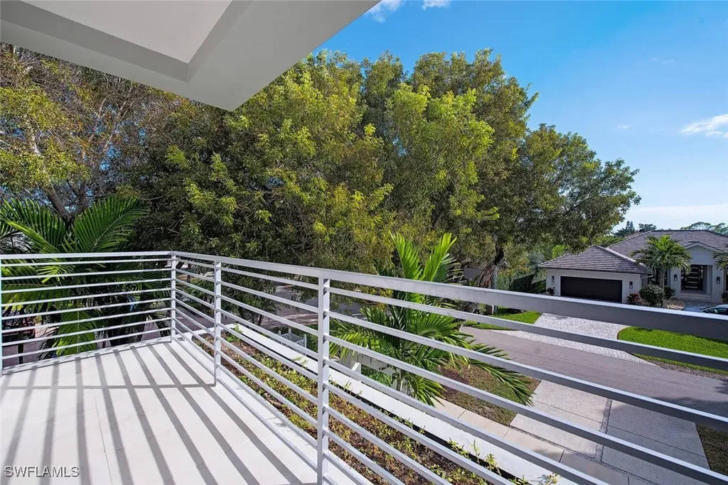 1559 Chesapeake Avenue Naples FL 34102