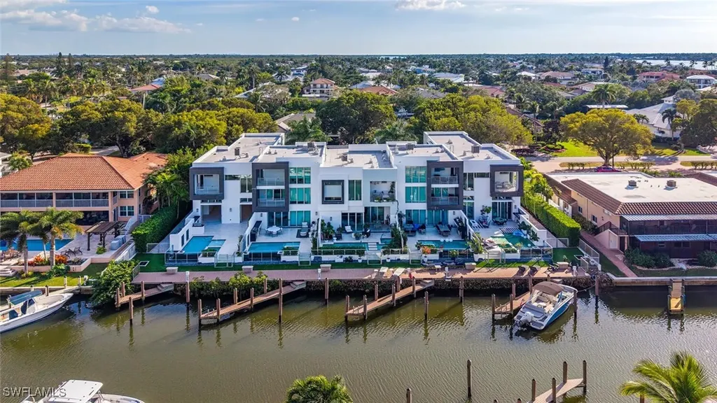 1559 Chesapeake Avenue Naples FL 34102