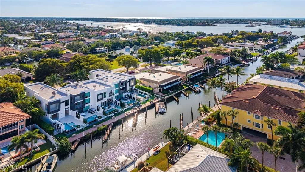 1559 Chesapeake Avenue Naples FL 34102